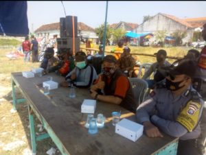 Karang Taruna Desa Ngampel Manyar Selenggarakan Lomba Layang – layang Untuk Meriahkan HUT RI 75 Th