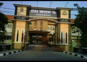 SMAN 12 Surabaya Menjaga Kualitas KBM di Tengah Pendemi Covid-19.