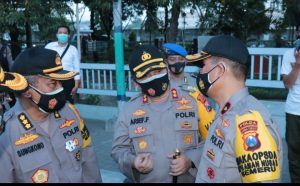 Pantau Pencegahan Penularan COVID-19, Wakapolda Jatim Sambangi Operasi Yustisi Polres Gresik