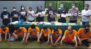 8 Orang Sindikat Narkoba Antar Kota Diciduk dengan BB Sabu Seberat 8,8 Kg