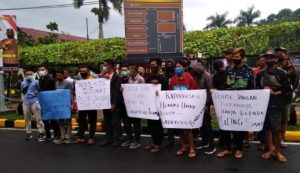 LSM GERTAK Gelar Aksi Demo di Polres Kabupaten Malang