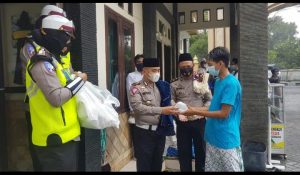 Satlantas Polres Gresik Gelar Bhakti Sosial Dalam Rangka Ops Zebra Semeru 2020