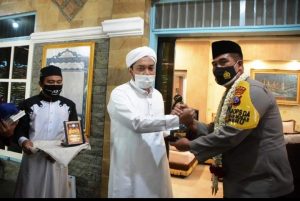 Pantau Kesiapan Pengamanan Pilkada Situbondo, Wakapolda Jatim Silaturahmi dengan KH.Kholil dan KH.Azzaim