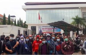 LSM Forkot Demo Kejari Gresik Desak Perkara Kasus Korupsi Dituntaskan