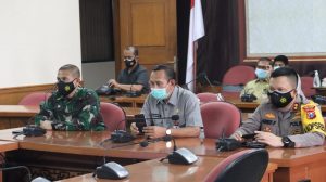 Hari Kedua PPKM, Kapolres Gresik Ikuti Zoom Meeting Rapat Evaluasi Bersama Sekda Provinsi Jatim.