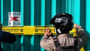 Polisi Segel Pop City Karaoke Abaikan PPKM