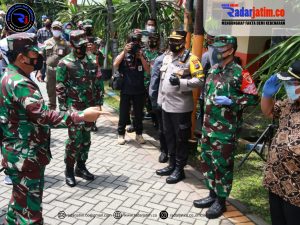 Panglima TNI Intruksikan Bombardir RT Yang Masuk Zona Merah Dengan Prokes Ketat