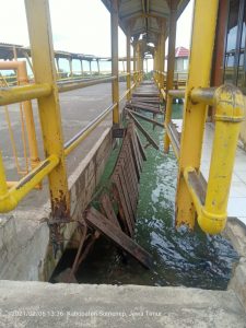 Dermaga Pelabuhan Kalianget Rusak Parah, Rawan Kecelakaan Bagi Pejalan Kaki, Mana Dinas Terkait