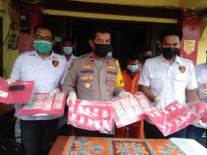 Dua Pecandu Narkotika Berhasil Dilumpuhkan Anggota Reskrim Polsek Asemrowo