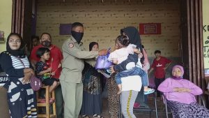 Cak Wowo Gelar Tasyakuran Sekaligus Bagikan Sembako ke Kaum Dhuafa