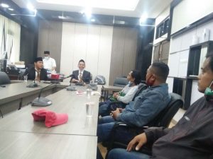 Warga Sembayat Didampingi LSM Genpatra Wadul Ke Dewan Soal Pipa PDAM Gresik