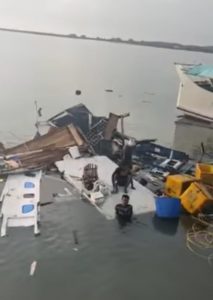 Warga Desa Brakas yang Menumpangi Motor Perahu Hancur Berkeping-keping Secara Mengenaskan