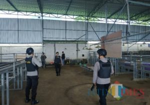 Polres Batu Gerebek Sabung Ayam Ternyata Bangunan Kosong