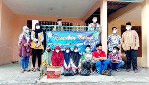 Remaja Masjid Al Ikhlash Melakukan Kegiatan Berbagi Untuk Kaum Dhuafa Dan Anak Yatim