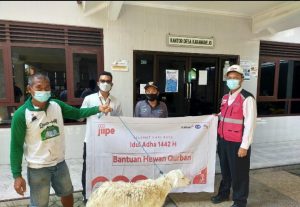 Hari Raya Idul Adha 1442 H, JIIPE Kabupaten Gresik Peduli dan Bagikan Hewan Qurban ke Masyarakat Sekitar