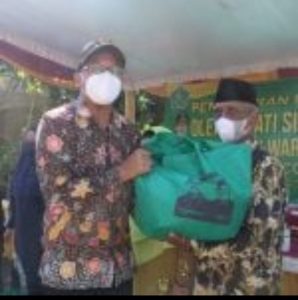 Pemkab Sidoarjo Salurkan Sembako dari Kemensos Rl