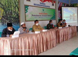 RSUD. Umar Mas’ud Sangkapura Gelar Sosialisasi Jenazah Covid-19 di Pendopo Kecamatan Sangkapura