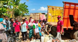 Menjelang HUT RI KE-76, Relawan Masyarakat Kangean Gelar Bakti Sosial Air Bersih