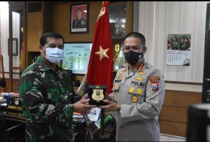 Danrem 084/BJ Sambut Hangat Kunjungan Silaturahmi Kapolrestabes Surabaya