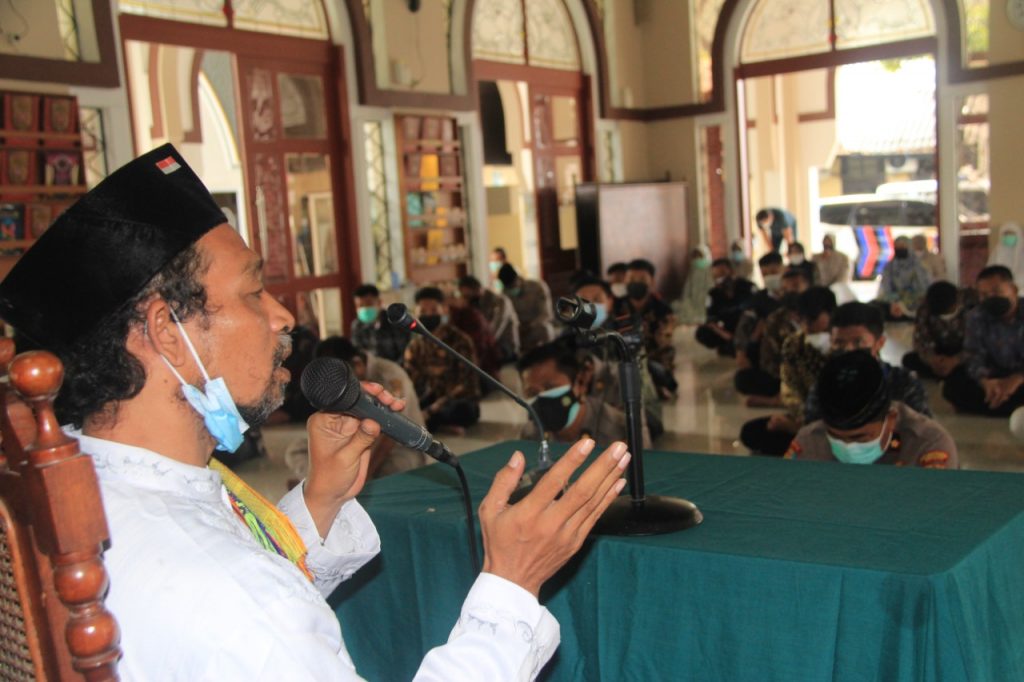 Dengan Penerapan Prokes Ketat, Polrestabes Surabaya Gelar Binrohtal