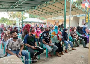 Puskesmas Sangkapura Selenggarakan Vaksinasi ke ll di Balai Desa Patarselamat