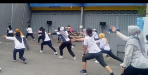Warga Pradah Awali Pagi Senam Bersama Permata Sehat