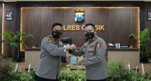 PISAH SAMBUT  KAPOLRES GRESiK