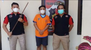 Berdalih Jaga Kampung, Seorang Pemuda  Membawa Samurai Digelandang ke Polsek Sukolilo