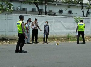 Tewasnya Seorang Remaja di Jalan Raya Desa Tenaru, Polisi Olah TKP