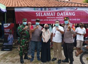Bhakti Kesehatan Bhayangkara Gerai Vaksinasi Covid-19 Untuk Negeri Di Pulau Bawean