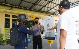 Pengunjung Polres Probolinggo Wajib Gunakan Aplikasi PeduliLindungi