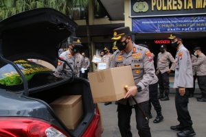 Peringati Hari Santri Nasional, Polresta Malang Kota Bagi – bagi Sembako ke Ponpes di Wilayah Hukumnya