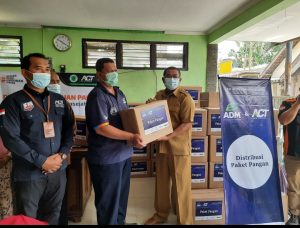 Masyarakat Gresik Keluhkan Sulitnya Cukupi Kebutuhan Pokok di Situasi Pandemi, ACT Gresik dan ADM hadirkan Program Bantuan Paket Pangan