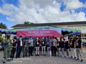 Bank Jatim Cabang Bawean Bersinergi dengan Pemkab Gresik dan OJk Gelar Vaksinasi Covid – 19 Dosis II Untuk Pelajar