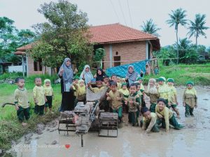 TK Aisyiyah Bustanul Athfal 46 Daun Gelar Outing Class Dan Out Bound di Pulau Bawean