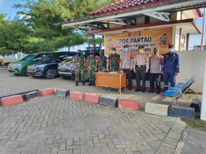 Jelang Nataru, Kapolsek Sangkapura Tinjau Pelabuhan Unit Pelaksana Penyeberangan Bawean