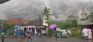 Peningkatan Aktivitas Gunung Semeru di Kabupaten Lumajang