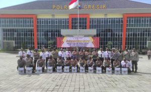 Kapolres Gresik, AKBP Moch.Nur Aziz Berikan Surprise Anggota yang Ulang Tahun di Bulan Desember