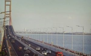 Jembatan Suramadu dan Seluruh Alun-alun di 38 Kabupaten/Kota se-Jatim Ditutup Saat Malam Tahun Baru