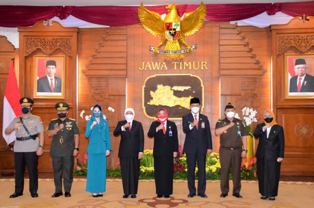 Di Gedung Grahadi, Kasdam V/Brawijaya Jadi Saksi Pelantikan Kepala BKKBN Jatim