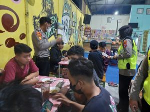 Patroli Giat KRYD Ditsamapta Polda Jatim Antisipasi Kerumunan Masyarakat di Tempat Umum