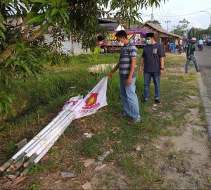 Ada Apa Bendera Partai Gerindra Dicabut Orang Misterius di Pulau Bawean