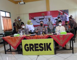 Kapolres Gresik, AKBP Moch.Nur Aziz Laksanakan Arahan Kapolri Tingkatkan Akselerasi Vaksinasi
