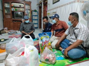 Margo Laras Pati Respon Dua Anak Penderita Hidrosefalus di Pulau Bawean