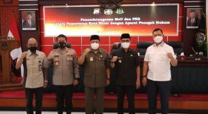 Polres Blitar Kota Bersama Kejari Blitar Tandatangani MOU Dan PKS Dengan Pemerintah Kota Blitar