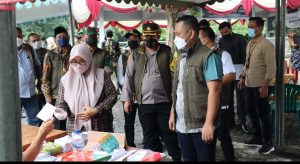 Kapolres Gresik Bersama Forkopimda Tinjau Pelaksanaan Pilkades Serentak 2022