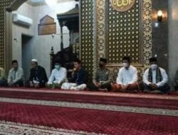 Camat Kebomas Giat Sholat Tarawih dan Safari Ramadhan di Masjid Nurul Islam, Tingkatkan Sinergitas Tiga Pilar
