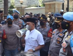 Kapolres Gresik : Aksi Demo Mahasiswa di Depan Gedung DPRD Gresik  Berlangsung Kondusif
