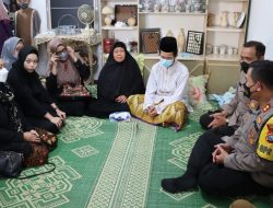 Kapolres Gresik AKBP Moh. Nur Aziz Takziah di Kediaman  Alm Aiptu Jailani
