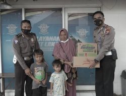 Satlantas Polres Gresik Salurkan Bantuan Kepada anak Yatim Piatu Korban Laka